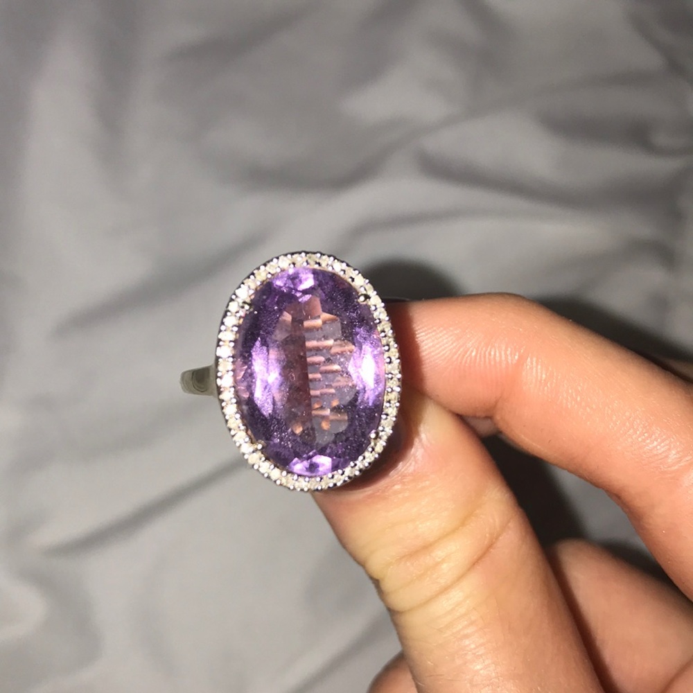 Beautiful 14k ring oval amethyst ring